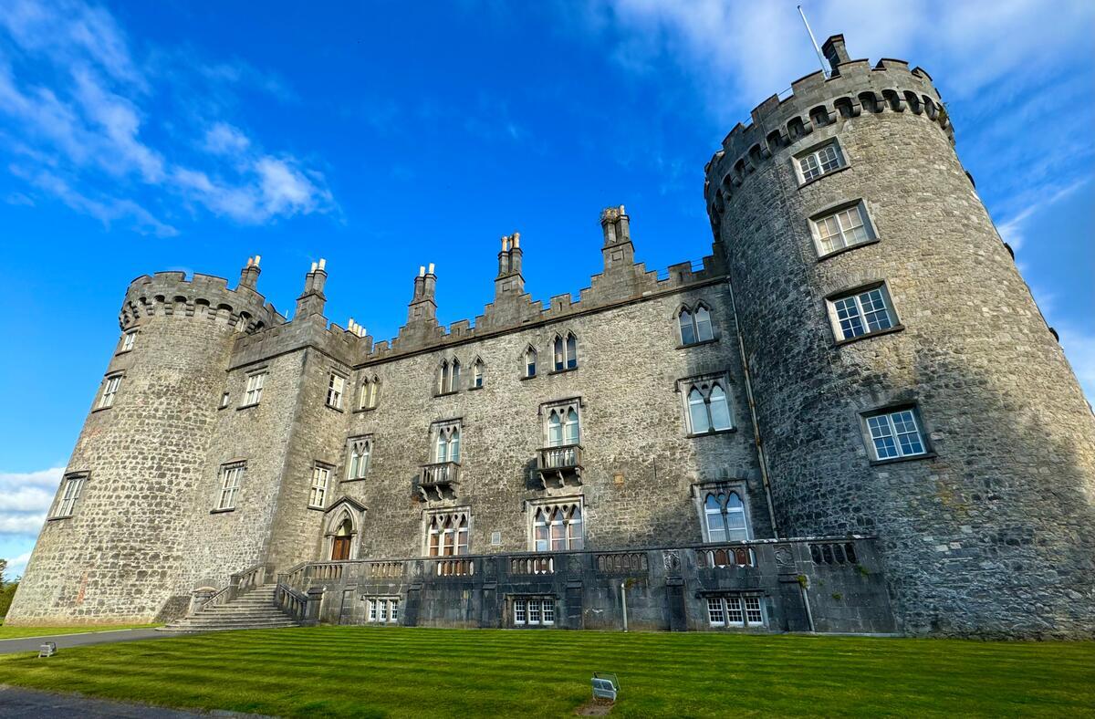 Discover Ireland in Style – Your Ultimate Guide to a Day Trip from Dublin to Kilkenny